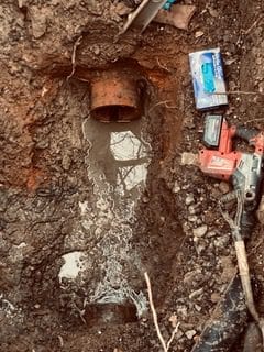 broken-pipe Leaking burst pipe